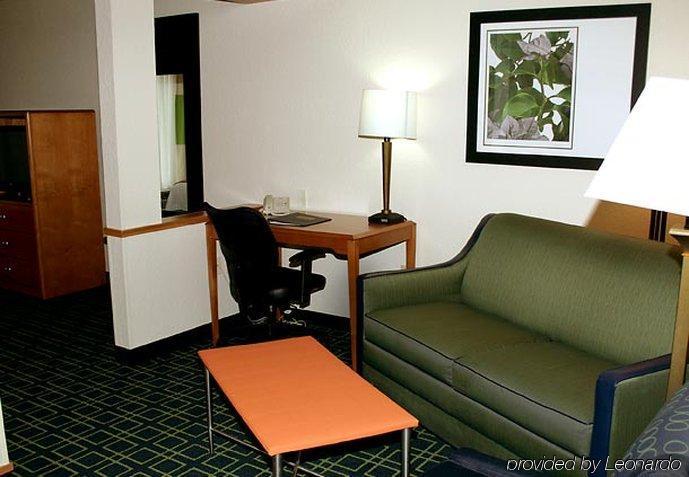 Fairfield Inn & Suites By Marriott Fairmont Habitación foto